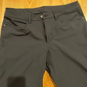 Lululemon ABC Classic-Fit Warpstreme pant. Size 33x34 Charcoal / Gray